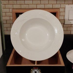 Victoria&Beale Chardonnay  Large Rim Soup Bowl